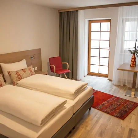 Kirchenplatz 5 Aparthotel *